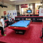 Pokaz tricków bilardowych mistrza świata Bogdana Wołkowskiego / Marzena Mąkosa / Radio Kielce