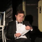 Spektakl Teatru Młodego Aktora działającego przy Centrum Kultury w Jędrzejowie, zatytułowany "Próba, czyli tiki i triki w teatrze" / Marzena Mąkosa / Radio Kielce