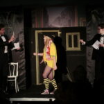 Spektakl Teatru Młodego Aktora działającego przy Centrum Kultury w Jędrzejowie, zatytułowany "Próba, czyli tiki i triki w teatrze" / Marzena Mąkosa / Radio Kielce