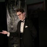 Spektakl Teatru Młodego Aktora działającego przy Centrum Kultury w Jędrzejowie, zatytułowany "Próba, czyli tiki i triki w teatrze" / Marzena Mąkosa / Radio Kielce