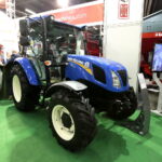25. Międzynarodowe Targi Techniki Rolniczej AGROTECH, którym towarzyszy 19. Wystawa LAS-EXPO. Ciągnik New Holland T4S.75 / Marzena Mąkosa / Radio Kielce