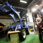 25. Międzynarodowe Targi Techniki Rolniczej AGROTECH, którym towarzyszy 19. Wystawa LAS-EXPO. Ciągnik New Holland T6.165 / Marzena Mąkosa / Radio Kielce