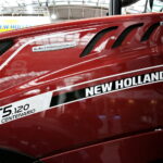 25. Międzynarodowe Targi Techniki Rolniczej AGROTECH, którym towarzyszy 19. Wystawa LAS-EXPO. Ciągnik New Holland T5.120EC / Marzena Mąkosa / Radio Kielce