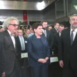 Kielce. Uroczyste rozpoczęcie 25. Międzynarodowych Targów Techniki Rolniczej AGROTECH, którym towarzyszy 19. Wystawa LAS-EXPO. Na zdjęciu: Andrzej Mochoń - prezes Targów Kielce, wicepremier Beata Szydło, Jan Krzysztof Ardanowski - minister rolnictwa i rozwoju wsi / Marzena Mąkosa / Radio Kielce