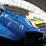 Kielce. 25. Międzynarodowe Targi Techniki Rolniczej AGROTECH. Ciągnik New Holland napędzany metanem / Marzena Mąkosa / Radio Kielce