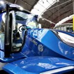 Kielce. 25. Międzynarodowe Targi Techniki Rolniczej AGROTECH. Ciągnik New Holland napędzany metanem / Marzena Mąkosa / Radio Kielce