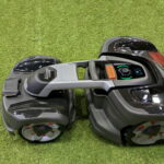 Kielce. 25. Międzynarodowe Targi Techniki Rolniczej AGROTECH. Kosiarka Awd Automower Husqvarna / Marzena Mąkosa / Radio Kielce