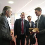 Otwarcie wystawy poświęconej Chinom w Bibliotece Uniwersyteckiej oraz konferencja prasowa dotycząca filii Instytutu Konfucjusza / Marzena Mąkosa / Radio Kielce