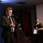 Wręczenie nagród burmistrza miasta i gminy Morawica w dziedzinie kultury. Tomasz Pleban - wicestarosta kielecki  / Marzena Mąkosa / Radio Kielce