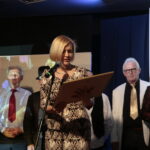 Wręczenie nagród burmistrza miasta i gminy Morawica w dziedzinie kultury. Renata Janik - wicemarszałek województwa świętokrzyskiego  / Marzena Mąkosa / Radio Kielce