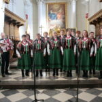 Święty Krzyż. 6. Przegląd Pieśni Pasyjnej i Pokutnej. Zespół Modrzewianki  / Marzena Mąkosa / Radio Kielce