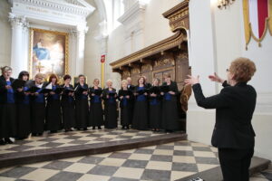 Święty Krzyż. 6. Przegląd Pieśni Pasyjnej i Pokutnej. Chór mieszany Laudate Deo działający przy parafii pw. Opatrzności Bożej w Woli Mieleckiej / Marzena Mąkosa / Radio Kielce