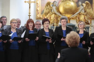 Święty Krzyż. 6. Przegląd Pieśni Pasyjnej i Pokutnej. Chór mieszany Laudate Deo działający przy parafii pw. Opatrzności Bożej w Woli Mieleckiej / Marzena Mąkosa / Radio Kielce