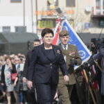 Przysięga żołnierzy 10. Świętokrzyskiej Brygady Obrony Terytorialnej. Wicepremier Beata Szydło i płk. Artur Barański / Marzena Mąkosa / Radio Kielce