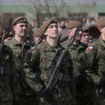 Przysięga żołnierzy 10. Świętokrzyskiej Brygady Obrony Terytorialnej / Marzena Mąkosa / Radio Kielce