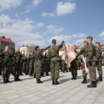 Przysięga żołnierzy 10. Świętokrzyskiej Brygady Obrony Terytorialnej. Złożenie przysięgi  / Marzena Mąkosa / Radio Kielce