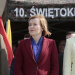 Przysięga żołnierzy 10. Świętokrzyskiej Brygady Obrony Terytorialnej. Na zdjęciu: wiceminister sportu i turystyki Anna Krupka i wojewoda świętokrzyski Agata Wojtyszek  / Marzena Mąkosa / Radio Kielce