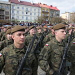 Przysięga żołnierzy 10. Świętokrzyskiej Brygady Obrony Terytorialnej / Marzena Mąkosa / Radio Kielce