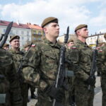 Przysięga żołnierzy 10. Świętokrzyskiej Brygady Obrony Terytorialnej / Marzena Mąkosa / Radio Kielce