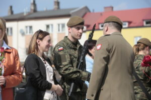 Przysięga żołnierzy 10. Świętokrzyskiej Brygady Obrony Terytorialnej / Marzena Mąkosa / Radio Kielce