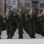 Przysięga żołnierzy 10. Świętokrzyskiej Brygady Obrony Terytorialnej / Marzena Mąkosa / Radio Kielce