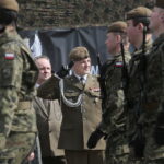 Przysięga żołnierzy 10. Świętokrzyskiej Brygady Obrony Terytorialnej. Pułkownik Artur Barański, dowódca 10. Świętokrzyskiej Brygady Obrony Terytorialnej / Marzena Mąkosa / Radio Kielce