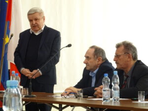 Od lewej Jarosław Seweryński - prezes Top Medicus, Bogusław Włodarczyk - radny PSL, Jacek Dwojak - radny PSL / Emilia Sitarska / Radio Kielce