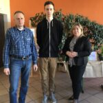 Od lewej: nauczyciel Wojciech Łebek, uczeń Fryderyk Wysocki i Alicja Szatan dyrektor Zespołu Szkół Centrum Kształcenia Rolniczego w Sandomierzu / Grażyna Szlęzak-Wójcik / Radio Kielce