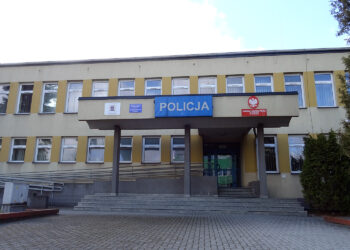 Opatów. Budynek Komendy Powiatowej Policji / Emilia Sitarska / Radio Kielce
