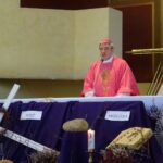 Ostrowiec Świętokrzyski, Sanktuarium Miłosierdzia Bożego. Msza święta z udziałem żołnierzy WOT. Ordynariusz diecezji sandomierskiej - ks. bp Krzysztof Nitkieiwcz / Emilia Sitarska / Radio Kielce