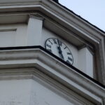 Zegar na wieży kolegiaty pw. Michała Archanioła / Emilia Sitarska / Radio Kielce