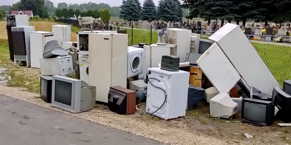 Podsumowanie wakacyjnej akcji Diecezji Kieleckiej "Elektrośmieci na Misje". Zebrane elektośmieci