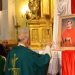 Sprowadzenie relikwii bł. ks. Jerzego Popiełuszki  do kościoła św. Pawła w Sandomierzu. Poświęcenia relikwii dokonał ojciec Gabriel Bartoszewski / Grażyna Szlęzak-Wójcik / Radio Kielce