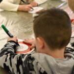 Kielce. Warsztaty malowania jajek, inspirowane twórczością węgierskiego artysty, Victora Vasarely’ego w BWA / BWA Kielce