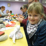 Suchedniów. Warsztaty robienia lalek-motanek / Anna Głąb / Radio Kielce