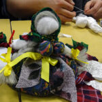 Suchedniów. Warsztaty robienia lalek-motanek / Anna Głąb / Radio Kielce