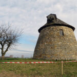 Szwarszowice. Wiatrak typu holenderskiego / Emilia Sitarska / Radio Kielce