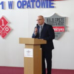 Otwarcie hali sportowej przy Zespole Szkół nr 1. Na zdjęciu Tomasz Staniek - starosta opatowski / Emilia Sitarska / Radio Kielce