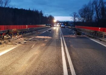 Wólka Gieraszowska. Wypadek na krajowej "9" / świętokrzyska policja