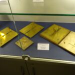 Jędrzejów. Zegary w Muzeum im. Przypkowskich. Zegary soneczne poziome z analemmą Joan Engelbrecht Czechy, Beraun 1791 - 1805 r. / Ewa Pociejowska - Gawęda / Radio Kielce