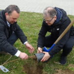 Inauguracja akcji sadzenia lip w powiecie opatowskim / Emilia Sitarska / Radio Kielce