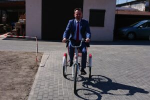 Prezentacja trójkołowych rowerów / Ewa Pociejowska-Gawęda / Radio Kielce