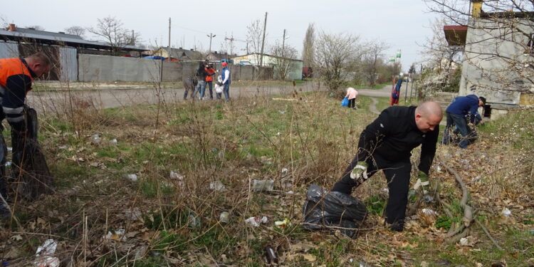 TrashTag Challenge w Jędrzejowie / Ewa Pociejowska-Gawęda / Radio Kielce