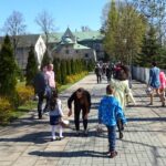 Jędrzejów. Święcenie pokarmów w klasztorze cystersów / Ewa Pociejowska - Gawęda / Radio Kielce