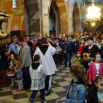 Jędrzejów. Święcenie pokarmów w klasztorze cystersów / Ewa Pociejowska - Gawęda / Radio Kielce