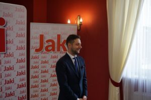 Małogoszcz. Wizyta Patryka Jakiego / Michał Kita / Radio Kielce