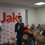 Radoszyce. Spotkanie z Patrykiem Jakim, kandydatem Zjednoczonej Prawicy do Parlamentu Europejskiego / Michał Kita / Radio Kielce