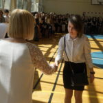 Zakończenie roku szkolnego klas maturalnych w IV LO w Kielcach / Piotr Kwaśniewski / Radio Kielce