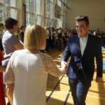 Zakończenie roku szkolnego klas maturalnych w IV LO w Kielcach / Piotr Kwaśniewski / Radio Kielce