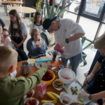 Chęciny. Gminny Festiwal Nauki Młodego Odkrywcy / Mateusz Kaczmarczyk / Radio Kielce